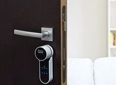 serrure connectee entr vachette à Étampes